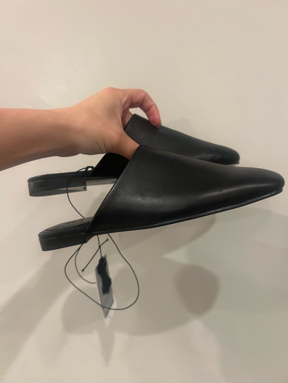 H&M Black Pointed leather Backless Slip-On Mules